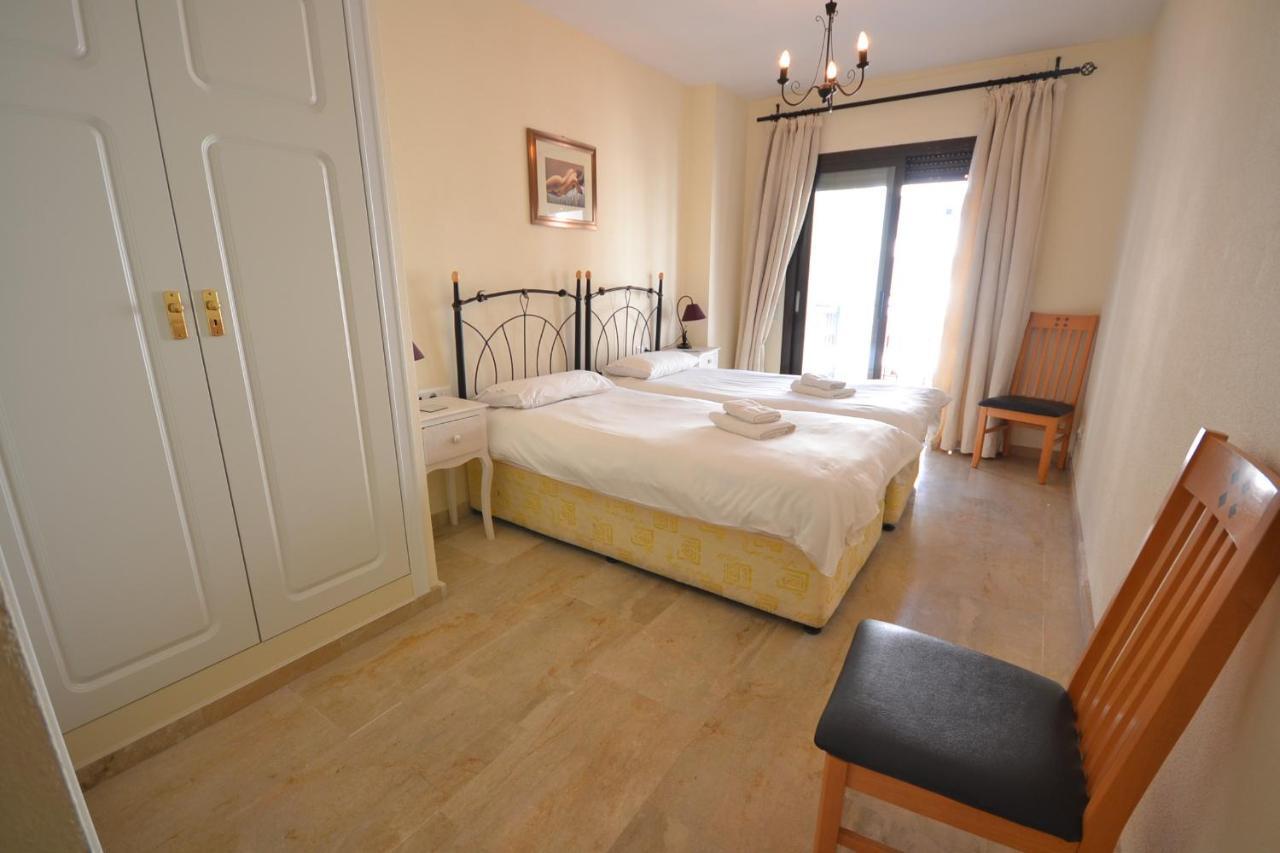 Marina Real 425 Apartman Manilva Kültér fotó